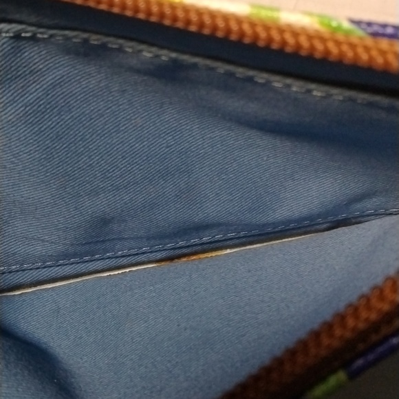 Dooney& Bourke wristlet - Picture 6 of 7